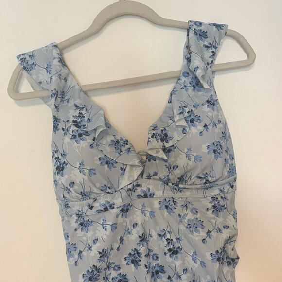 NWT A Pea in the Pod Ruffled Maternity Floral Swimsuit Light Blue Size M - Picture 2 of 7
